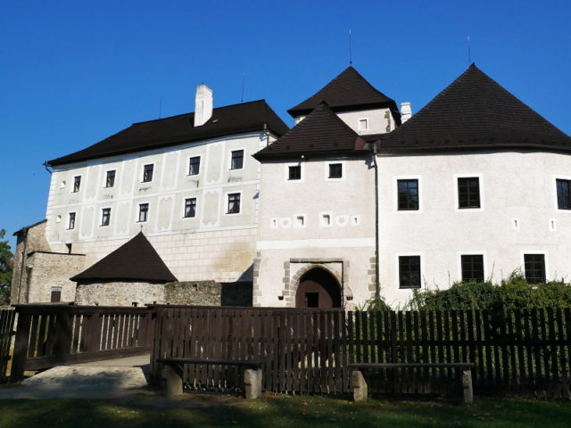Novohradské hory. Zámek, hrad, Terčino údolí. Místo známé, ale nepoznané Novohradské hory. Zámek, hrad, Terčino údolí. Místo známé, ale nepoznané